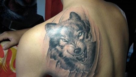 Tatuaje de sonrisa de lobo
