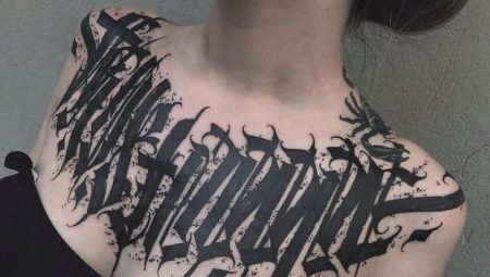 Betű stílusú tetoválás