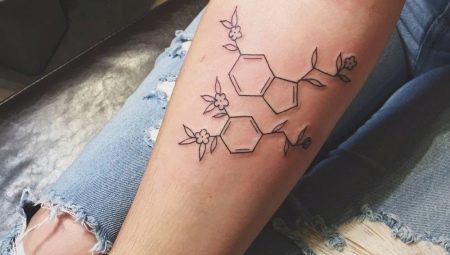 Tatuaż w formie formuły serotoniny i dopaminy