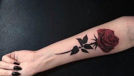 Różany tatuaż dla dziewczynek