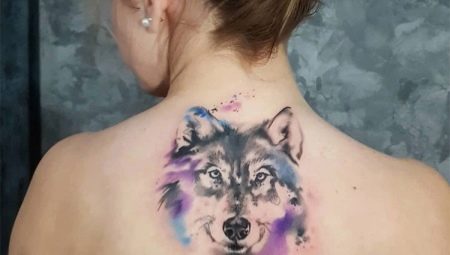 Wolf-tatoeage voor meisjes: betekenis en opties voor schetsen