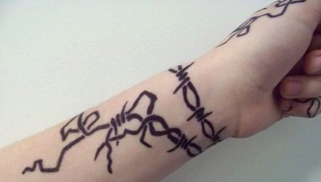 Tatuaggio con filo spinato
