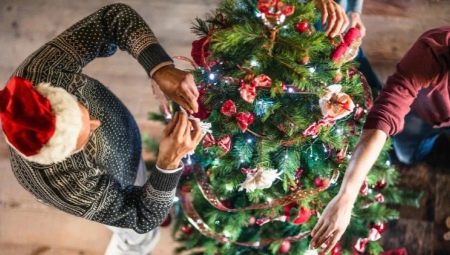 Možnosti zdobení vánočního stromku mašlemi