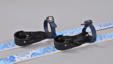 Jenis dan pemasangan pengikat untuk ski kanak-kanak