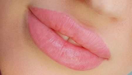 Tout ce que vous devez savoir sur le tatouage des lèvres à l'aquarelle
