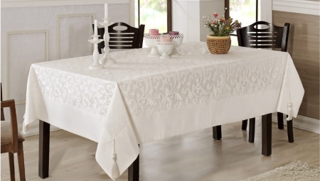 เกี่ยวกับผ้าปูโต๊ะสีขาว