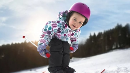 Memilih ski kanak-kanak untuk kanak-kanak dari 3 tahun