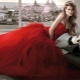 Raudona vestuvinė suknelė – ryškiausioms nuotakoms