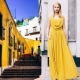 Robe de couleur moutarde - pour les femmes voyantes