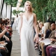 Šaty s nízkým pasem – revoluce v dámské módě