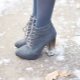 Ankle boots with heels and lace-ups