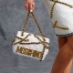 Обичам чантите Moschino