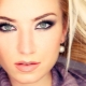 Hvordan vælger man den rigtige øjenbrynsskygge til blondiner?