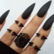 Zwarte manicure voor lange nagels: interessante en modieuze ontwerpideeën