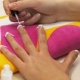 Hvordan laver man en fransk manicure derhjemme?