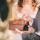 Welke geschenken aan de gasten te presenteren op een bruiloft van de pasgetrouwden?