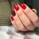 Idea cantik manicure merah dengan rhinestones