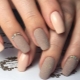 Manicure in beige en bruine tinten: chique nieuwigheden en elegante ideeën