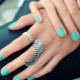 Trend fesyen dalam manicure turquoise