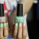 Modetrends voor roze groene manicure