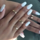 Ongewone witte manicure voor lange en korte nagels
