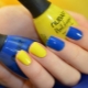 Niebieskie i żółte opcje manicure