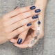 Manicure biru gelap: trend fesyen dan kombinasi yang cantik