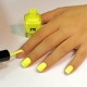 Manicure kuning: idea menarik dan trend fesyen