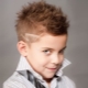 Haarschnitte und Frisuren für Jungen