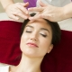 Техниката за извършване на класически масаж на лицето