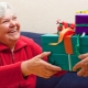 Quoi offrir pour un anniversaire à une personne âgée ?