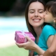 Hogyan készítsünk anyák napi ajándékot saját kezűleg?