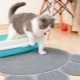 Kā izvēlēties kaķu pakaišu paklājiņu?
