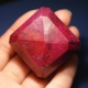 Umělý rubín: co to je a jak jej odlišit od přírodního kamene?