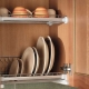 Dimensi pengering pinggan mangkuk di dalam almari