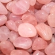Jenis batu merah jambu, sifat dan aplikasinya