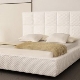 Ideeën voor het inrichten van een slaapkamer met een wit bed