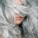 Grijze haarkleur: tinten, verfkeuze, tips voor verven