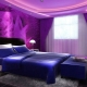 Las sutilezas de la decoración del dormitorio en tonos morados.