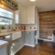 Kuchyňské barvy s dřevěnými deskami