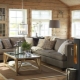Ahşap bir evde oturma odası: sade ve özgün iç tasarım seçenekleri