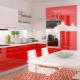 Dapur merah dan putih: ciri dan pilihan reka bentuk