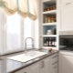 Kjøkken med vask ved vinduet: fordeler, ulemper og design