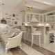 Keuken-woonkamer in Provençaalse stijl: ontwerpkenmerken en interessante voorbeelden