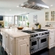Kuchyň-obývací pokoj ve světlých barvách: zajímavá řešení