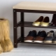 Σχάρες παπουτσιών με κάθισμα στο διάδρομο: τύποι και επιλογές