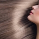 لون الشعر الأشقر الرماد: من يناسب ، وكيف تحصل عليه وما هي الظلال الموجودة؟