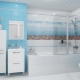 Kék fürdőszoba csempe: előnyei és hátrányai, fajták, választási lehetőségek, példák