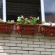 Konzoly pro balkónové truhlíky: odrůdy a doporučení