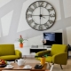 Wall clock for the living room: large and small models in the interior